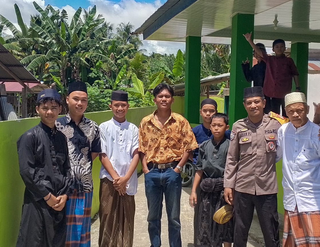 Safari Jum’at, Babinkamtibmas Polsek Bambalamotu Beri Himbauan Kamtibmas
