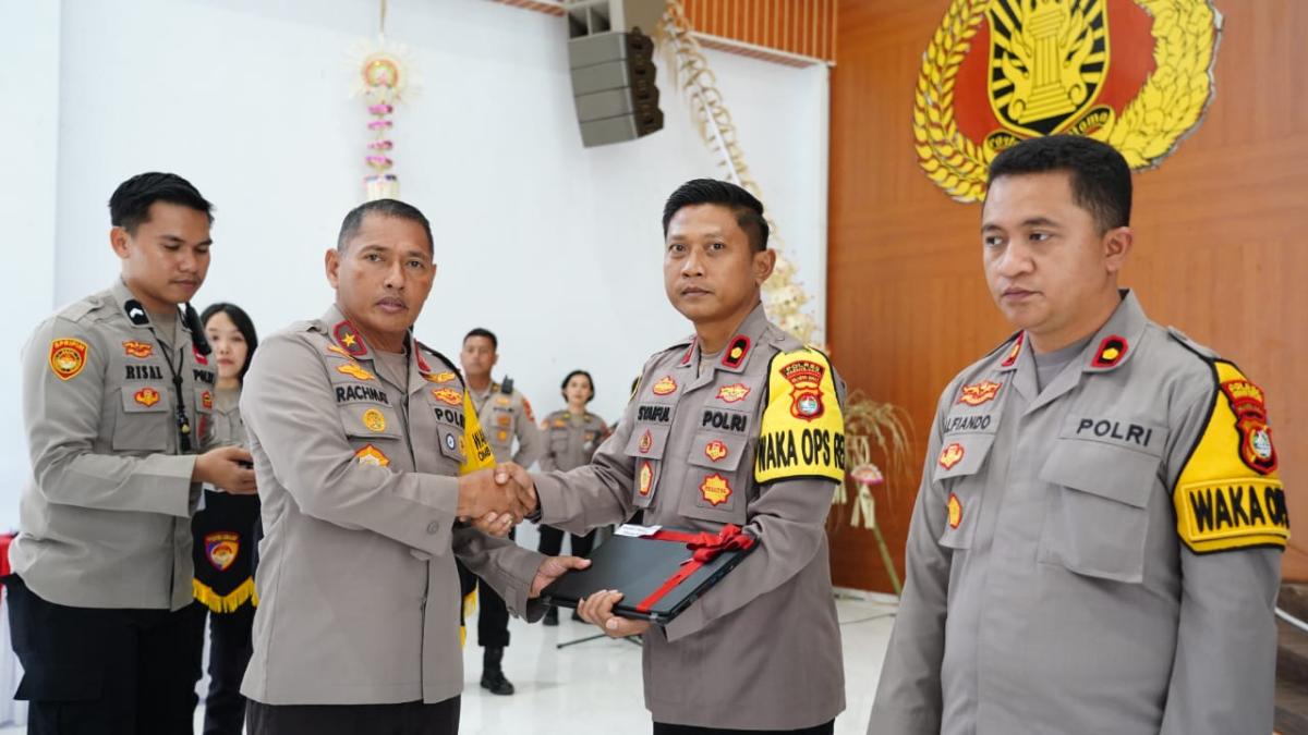 Rapat Evaluasi Pelayanan Publik, Wakapolda Sulbar Harap Terus Ada Peningkatan Kinerja