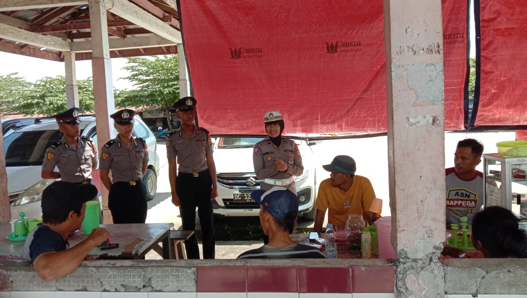 Kanit Kamsel Polresta Mamuju, Himbau Warga Tertib Dalam Berlalu Lintas