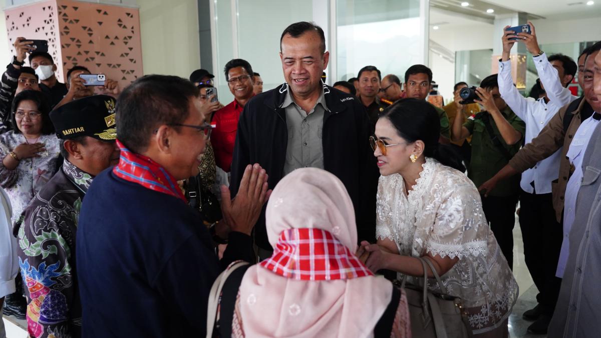 Kapolda Sulbar Sambut Kajati Sulbar di Bandara Tampa Padang Kapolda Sulbar Sambut Kajati Sulbar di Bandara Tampa Padang