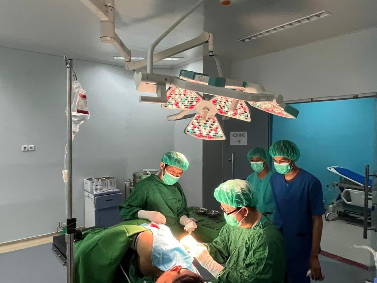  RS Bhayangkara Polda Sulbar Gelar Operasi Bedah Minor Gratis