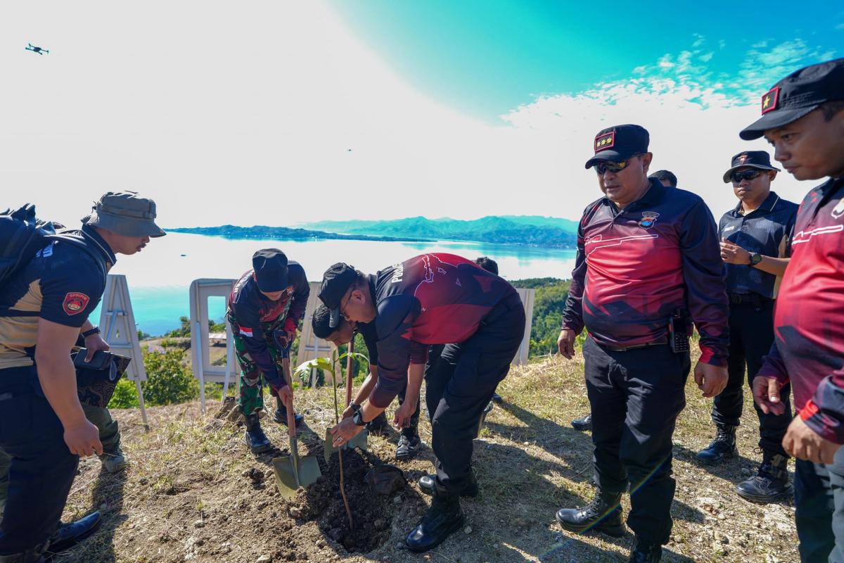 Polda Gelar Lomba Menembak dan Tanam Pohon