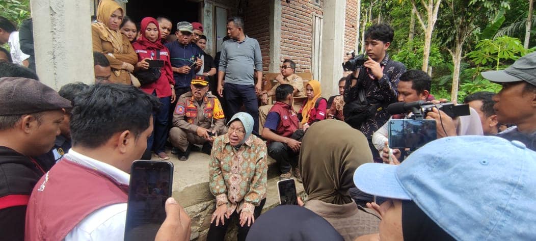 Mensos RI Berikan 1 Unit Rumah ke Salah Satu Warga Dusun Baruga