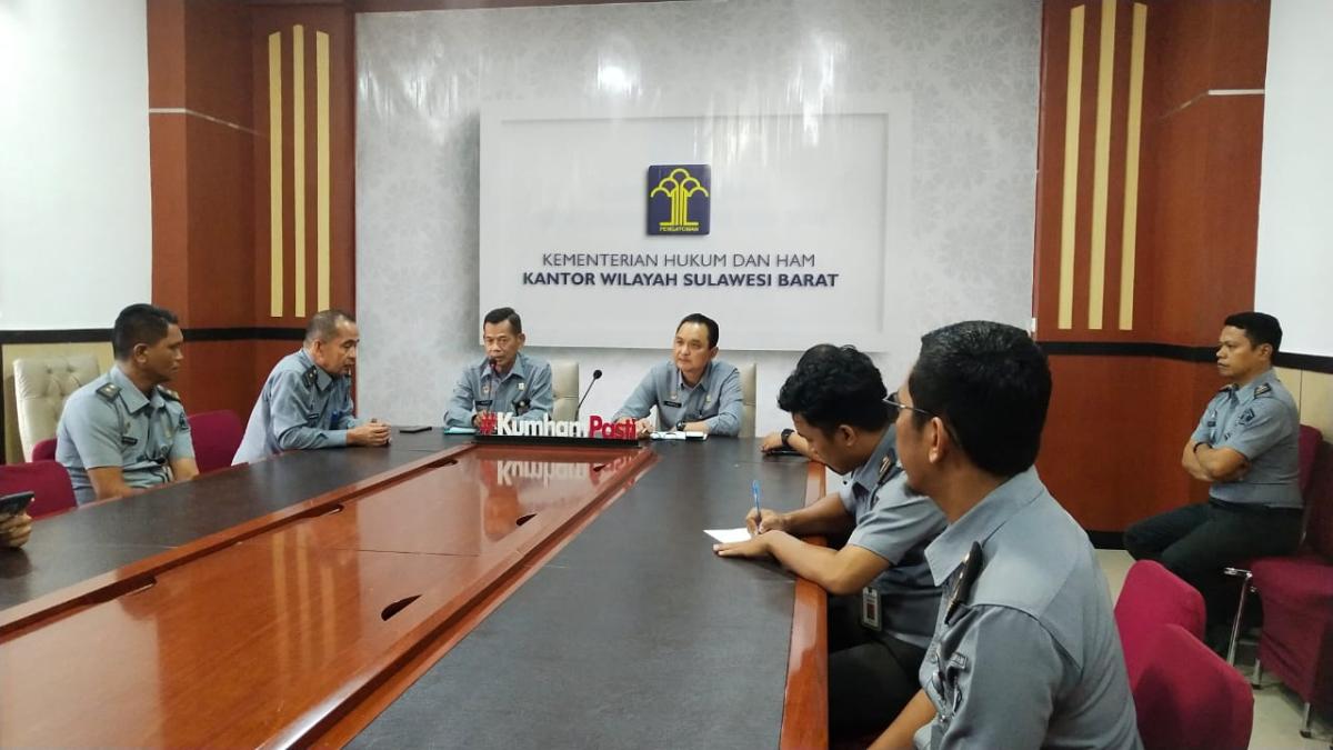Pamuji Raharja Beri Penguatan kepada Tim Humas. Kemenkumham Sulbar