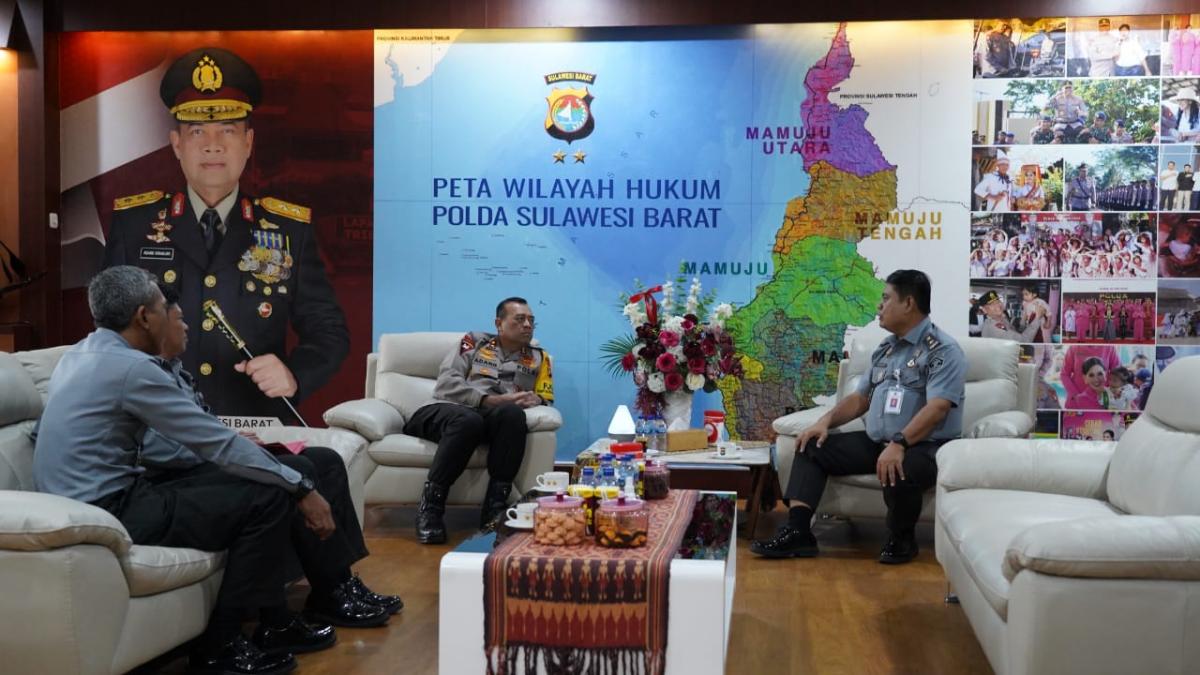 Kapolda Sulbar Terima Kunjungan Kakanwil Kemenkuham Sulbar  Kapolda Sulbar Terima Kunjungan Kakanwil Kemenkuham Sulbar