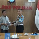 Polda Sulbar  Serahkan santunan Pada Keluarga Tahanan Polres Polman Yang Tewas