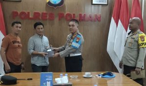 Polda Sulbar  Serahkan santunan Pada Keluarga Tahanan Polres Polman Yang Tewas