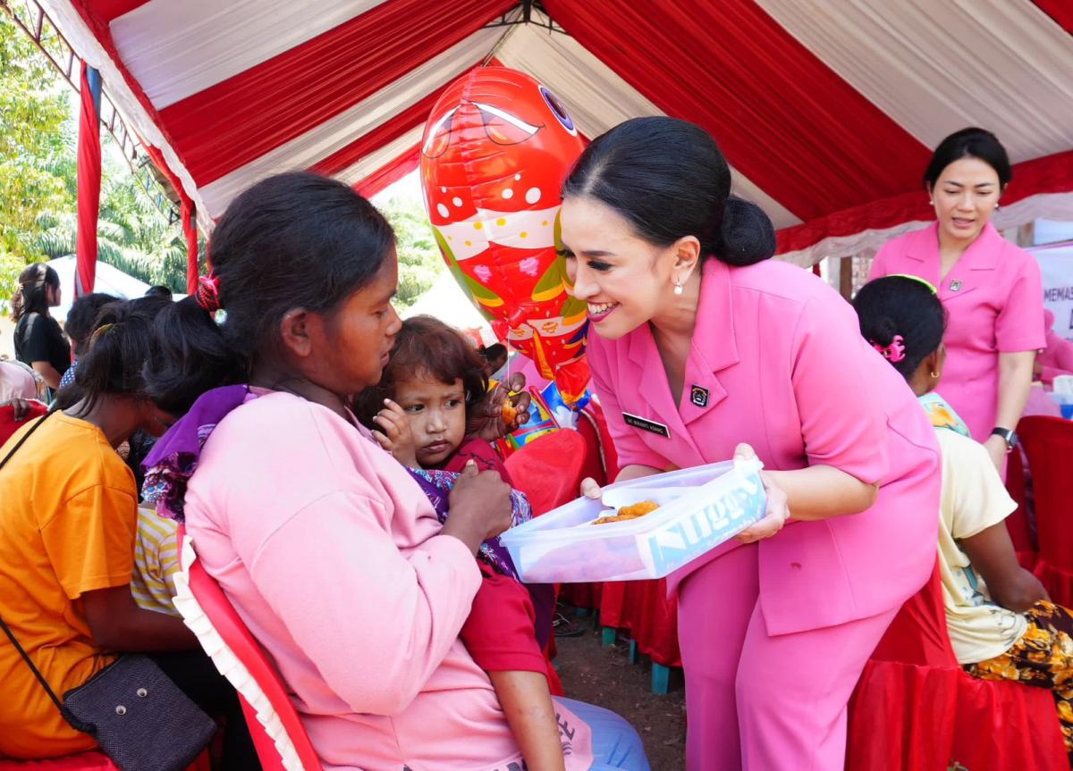 Bhayangkari Sulbar Cegah Stunting Melalui Edukasi dan Bantuan