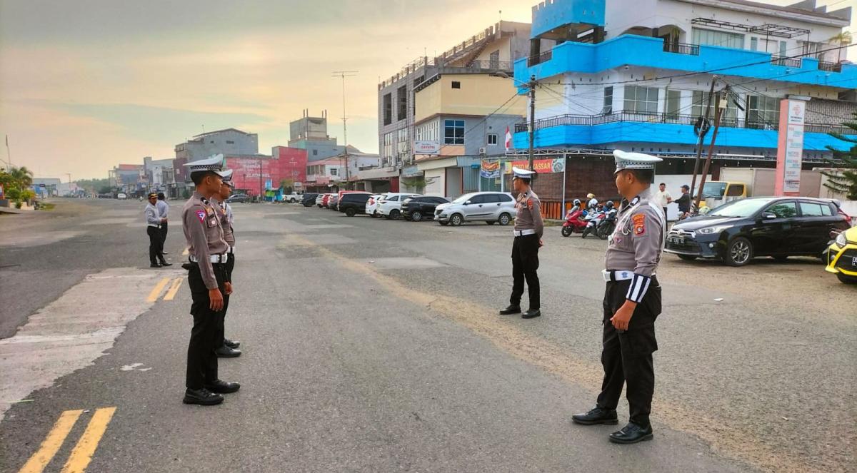 Polresta Mamuju Pengamanan Jalur Di Sepanjang Event Fun Run 5k Polresta Mamuju Pengamanan Jalur Di Sepanjang Event Fun Run 5k