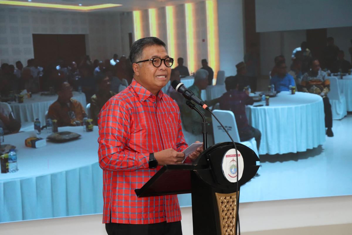 Pejuang Pembentukan Sulbar dan Pemangku Kepentingan Silaturahmi Jelang Puncak HUT Sulbar ke 20 Pejuang Pembentukan Sulbar dan Pemangku Kepentingan Silaturahmi Jelang Puncak HUT Sulbar ke 20