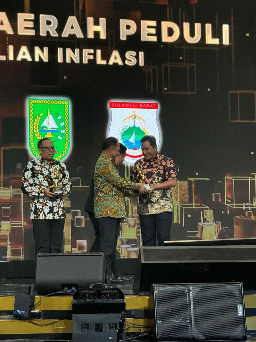 Berhasil Mengendalikan Inflasi, Pj Bahtiar Raih Penghargaan KOMPAS dan Mendagri