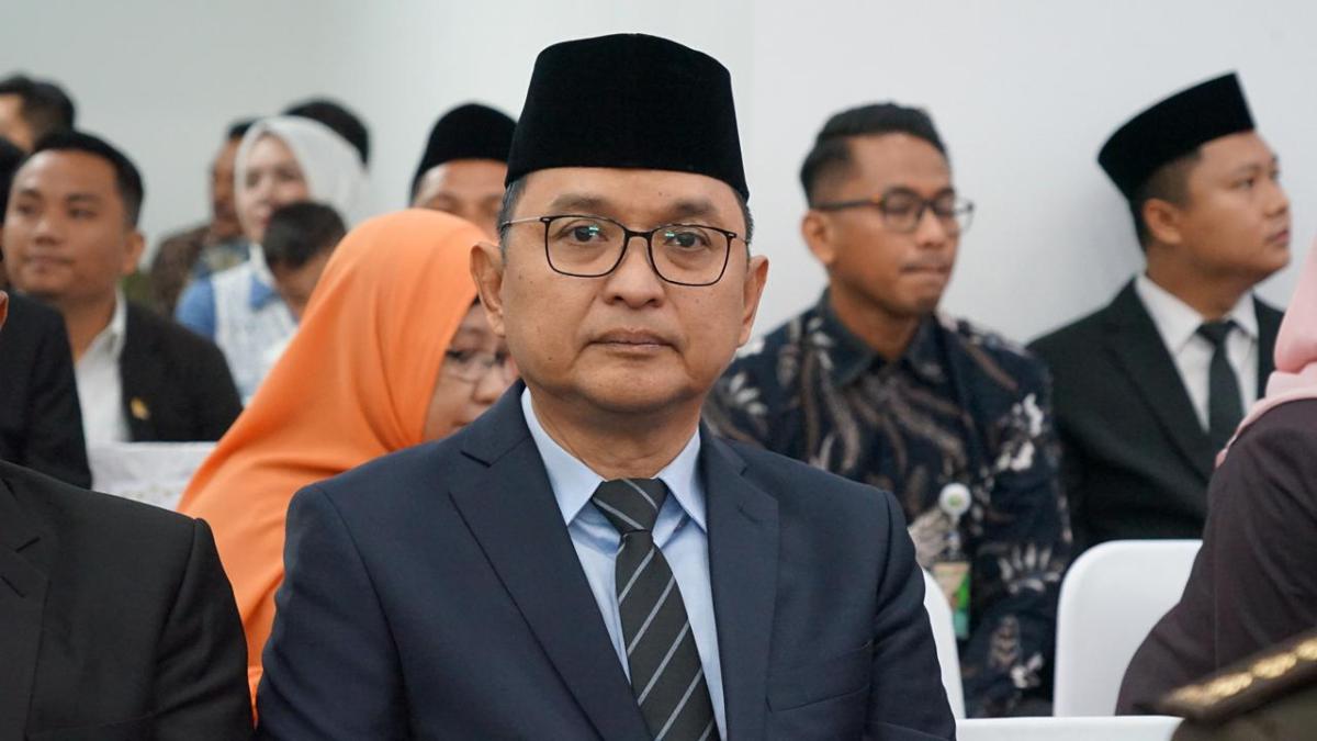 Kakanwil Kemenkumham Sulbar Hadiri Pelantikan Anggota DPRD Sulbar 2024-2029 Kakanwil Kemenkumham Sulbar Hadiri Pelantikan Anggota DPRD Sulbar 2024-2029