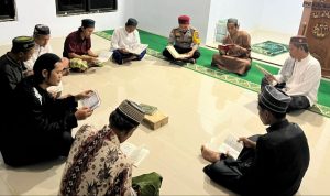 Bhabinkamtibmas Polsek Tommo Lakukan Sambang Ke Masjid 