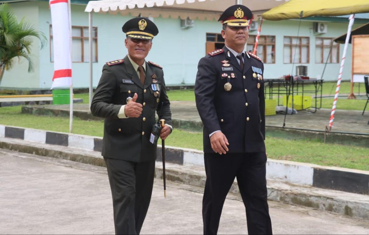 Kapolresta Mamuju Hadiri Upacara Peringatan Hut TNI Ke 79 Di Makorem 142 Tatag Kapolresta Mamuju Hadiri Upacara Peringatan Hut TNI Ke 79 Di Makorem 142 Tatag