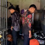 Petugas Lapas Mamasa Geledah Kamar Hunian WBP Petugas Lapas Mamasa Geledah Kamar Hunian WBP