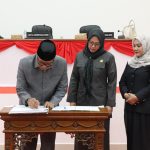 Sekprov Sulbar Hadiri Paripurna Penyempurnaan Ranperda APBD Perubahan 2024 Sekprov Sulbar Hadiri Paripurna Penyempurnaan Ranperda APBD Perubahan 2024