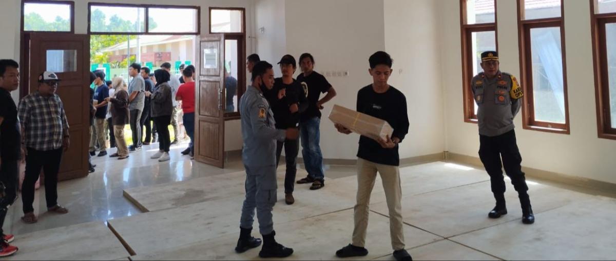 Polresta Mamuju Kawal Ketat Logistik Pemilu Hingga Tiba Di Gudang KPU Mamuju