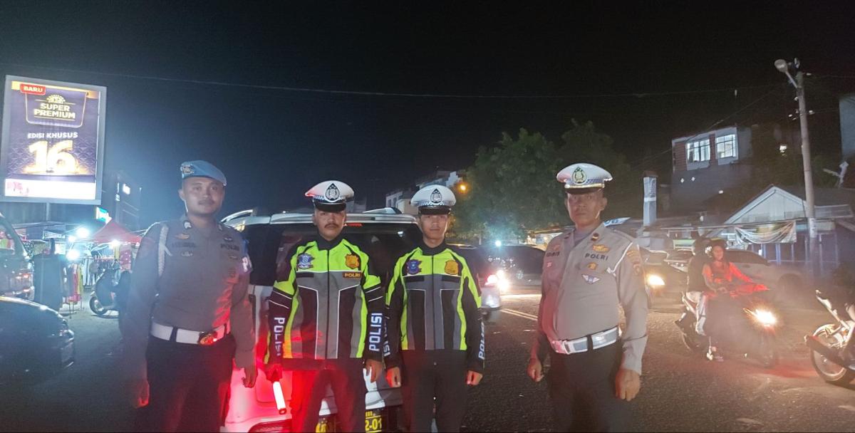 Gema Sulbar Satlantas Polresta Mamuju Gelar Pengaturan Lalu Lintas Gema Sulbar Satlantas Polresta Mamuju Gelar Pengaturan Lalu Lintas