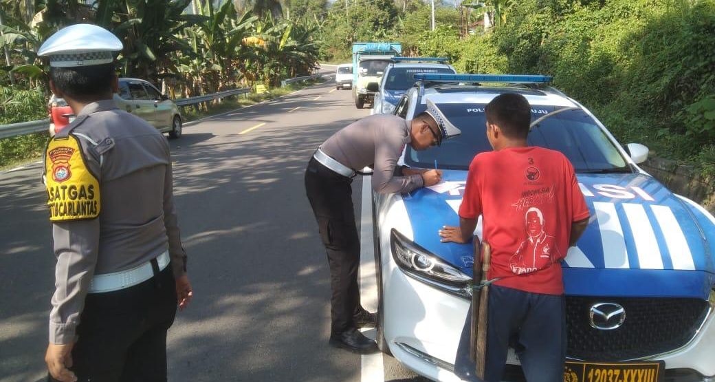 Operasi Zebra, Sat Lantas Polresta Mamuju Tilang 126 dan Tegur 150 Pengendara Operasi Zebra, Sat Lantas Polresta Mamuju Tilang 126 dan Tegur 150 Pengendara