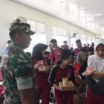 Danrem 142/Tatag Tinjau Uji Coba Program Pemberian Makan Bergizi