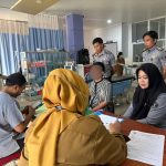 Petugas Lapas Polewali Dampingi Warga BInaan Periksa Kesehatan 