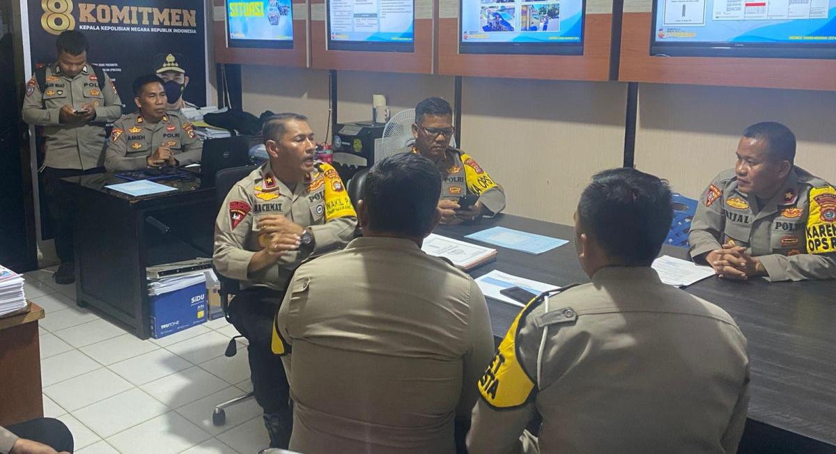 Wakapolda Sulbar Cek Posko Operasi Zebra Marano Polresta Mamuju Wakapolda Sulbar Cek Posko Operasi Zebra Marano Polresta Mamuju