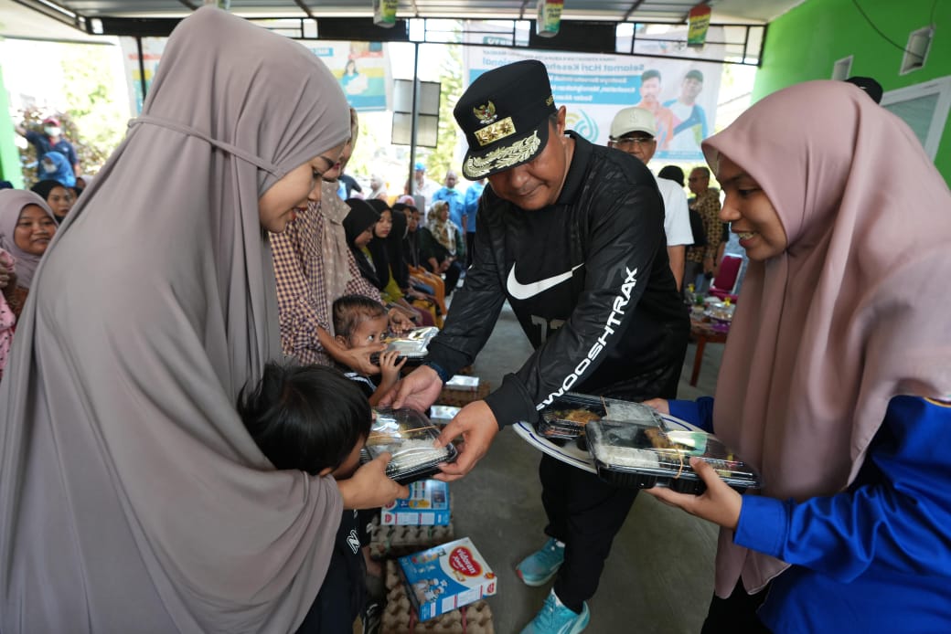 Pj.Bahtiar Uji Coba Makan Bergizi di Polman