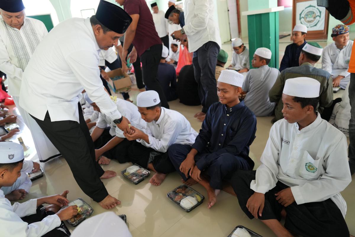 Pj Bahtiar Kunjungi Pondok Pesantren Darul Ulum Al-Asyariyyah Majene,