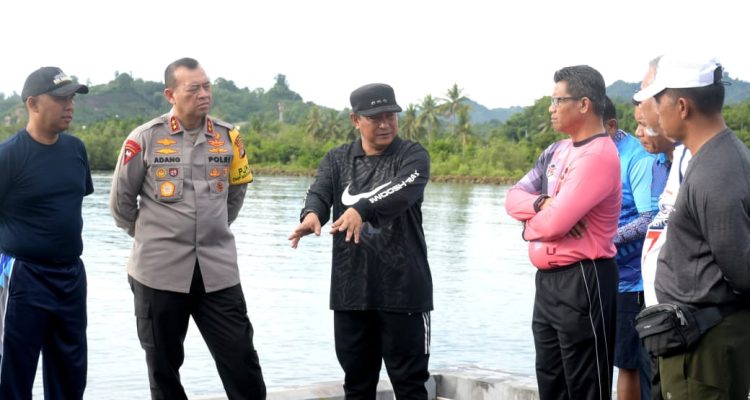 Kapolda Sulbar Serahkan Bantuan Bus Bekas untuk Terumbu Karang