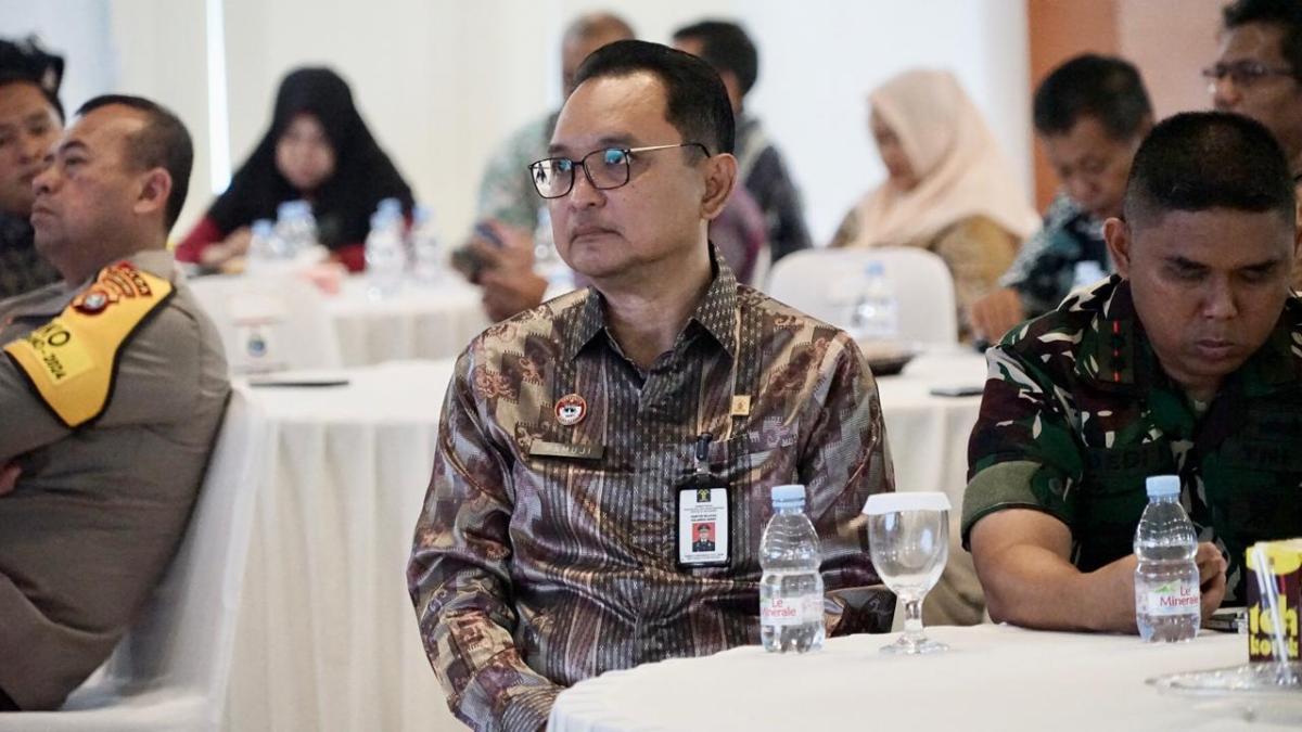 Kakanwil Pamuji Raharja Hadiri Penandatanganan Kesepakatan Bersama tentang Penanganan Masalah Hukum Bidang Perdata dan Tata Usaha Negara