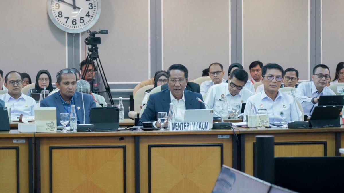 Raker Perdana dengan Komisi XIII DPR RI, Supratman Bahas Fokus Kerja Kementerian Hukum Raker Perdana dengan Komisi XIII DPR RI, Supratman Bahas Fokus Kerja Kementerian Hukum