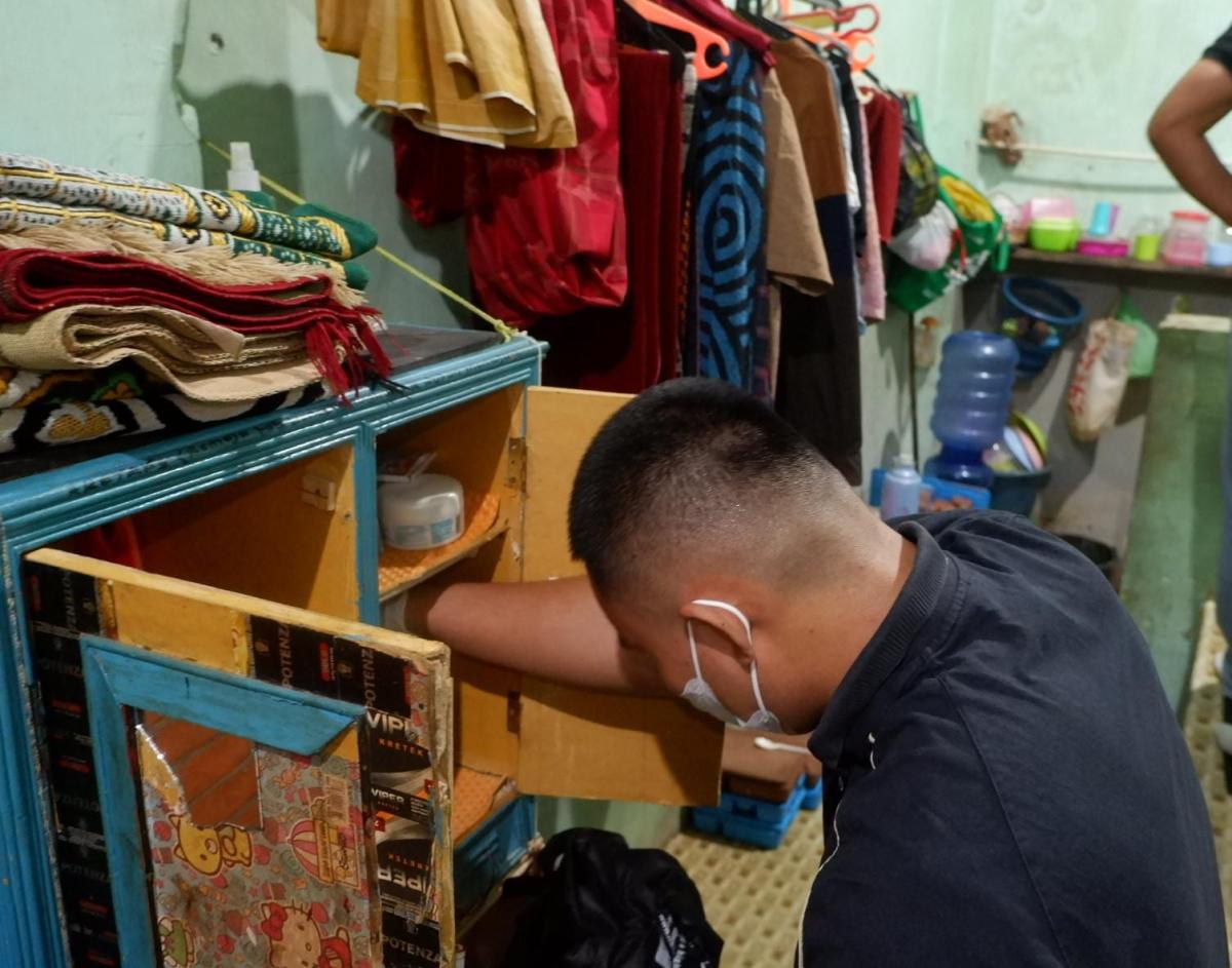 Dipimpin Karutan Mamuju Kemenkumham Sulbar, Petugas Geledah Blok Hunian Warga Binaan Dipimpin Karutan Mamuju Kemenkumham Sulbar, Petugas Geledah Blok Hunian Warga Binaan