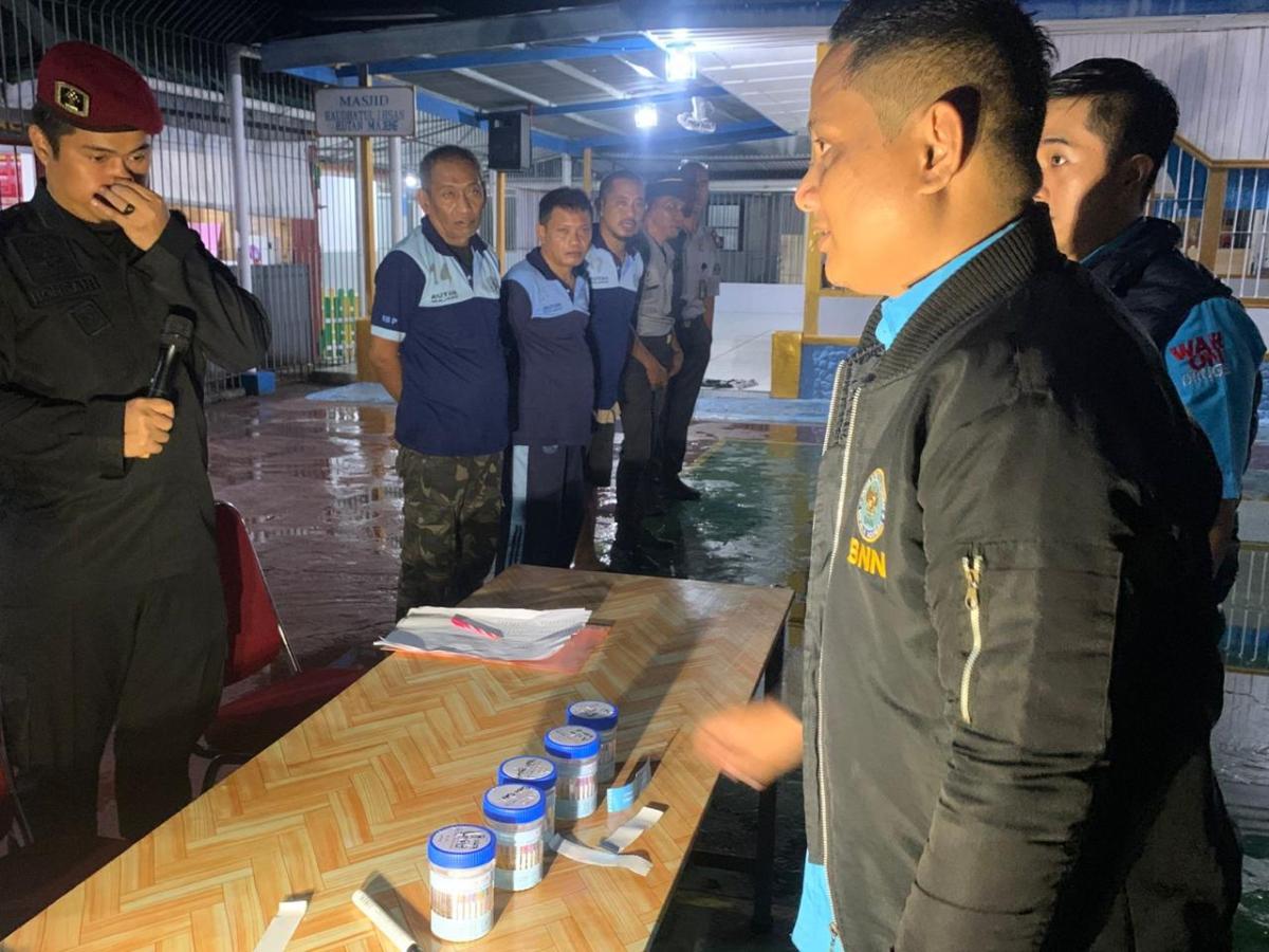 Mendadak, Pegawai Rutan Majene Diperiksa Narkoba