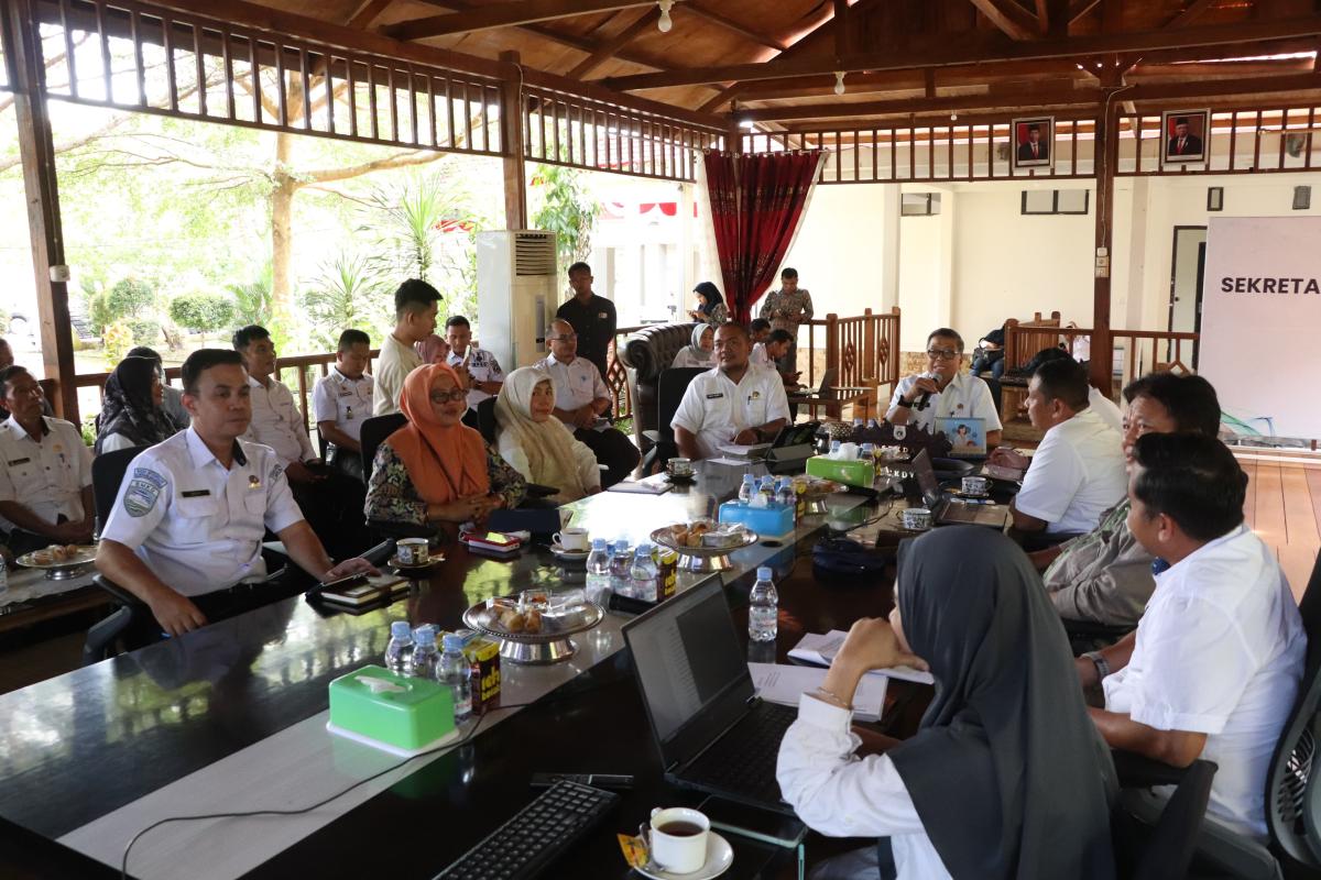 Sekprov Sulbar Pimpin Rapat Kesiapsiagaan dan Mitigasi  Bencana  Sekprov Sulbar Pimpin Rapat Kesiapsiagaan dan Mitigasi  Bencana