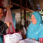 Rutan Mamuju Serahkan Bansos Untuk Keluarga Warga Binaan Rutan Mamuju Serahkan Bansos Untuk Keluarga Warga Binaan