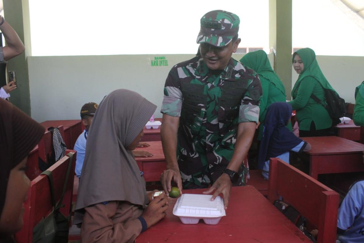 Korem 142/Tatag Dukung Program Hasanuddin Peduli