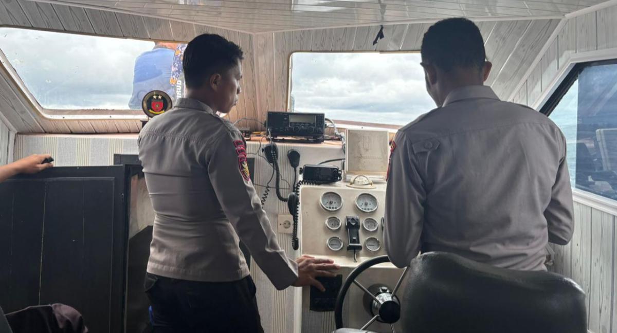 Satuan Polair Polresta Mamuju Lakukan Pencarian Kapal Cahaya Rizki Yang Dinyatakan Hilang Kontak