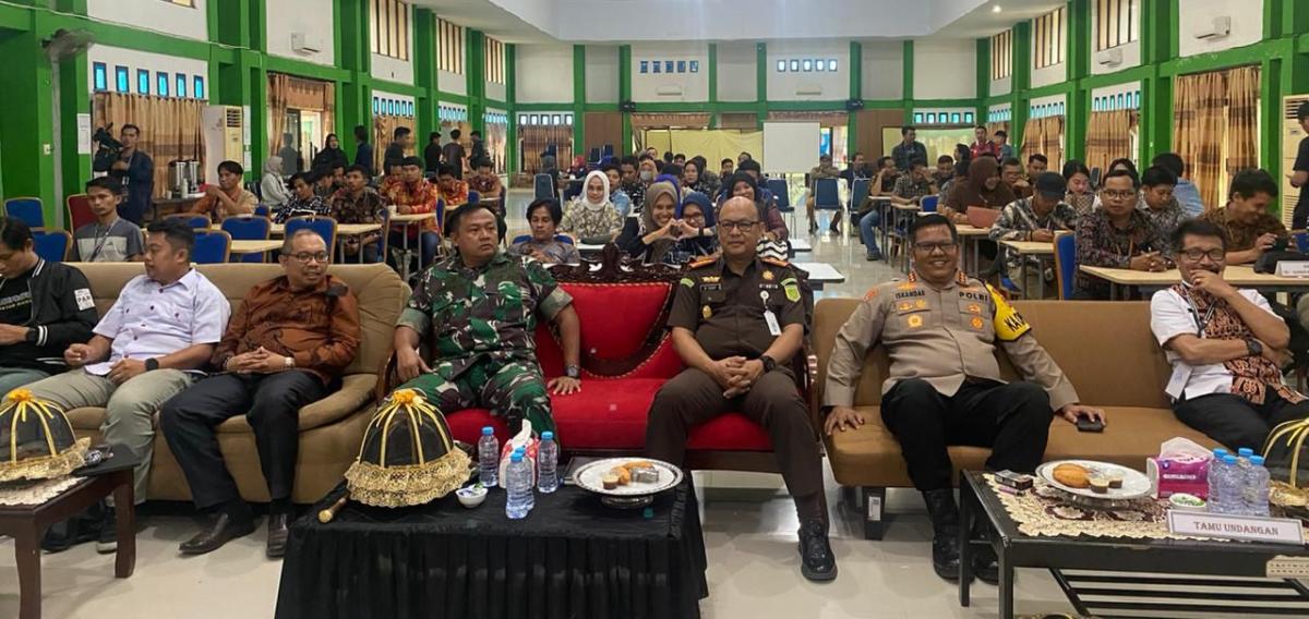 Kapolresta Mamuju Hadiri Pembukaan Rapat Pleno Terbuka Rekapitulasi Penghitungan Suara Pilkada 2024 Kapolresta Mamuju Hadiri Pembukaan Rapat Pleno Terbuka Rekapitulasi Penghitungan Suara Pilkada 2024