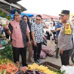 Pj Gubernur Bahtiar Tinjau Harga Komoditas  dan  Gerakan Pangan Murah Pj Gubernur Bahtiar Tinjau Harga Komoditas  dan  Gerakan Pangan Murah