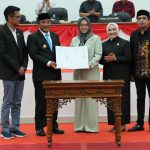 Rancamgan Peraturan Daerah APBD Sulbar 2025 Disetujui Rancamgan Peraturan Daerah APBD Sulbar 2025 Disetujui