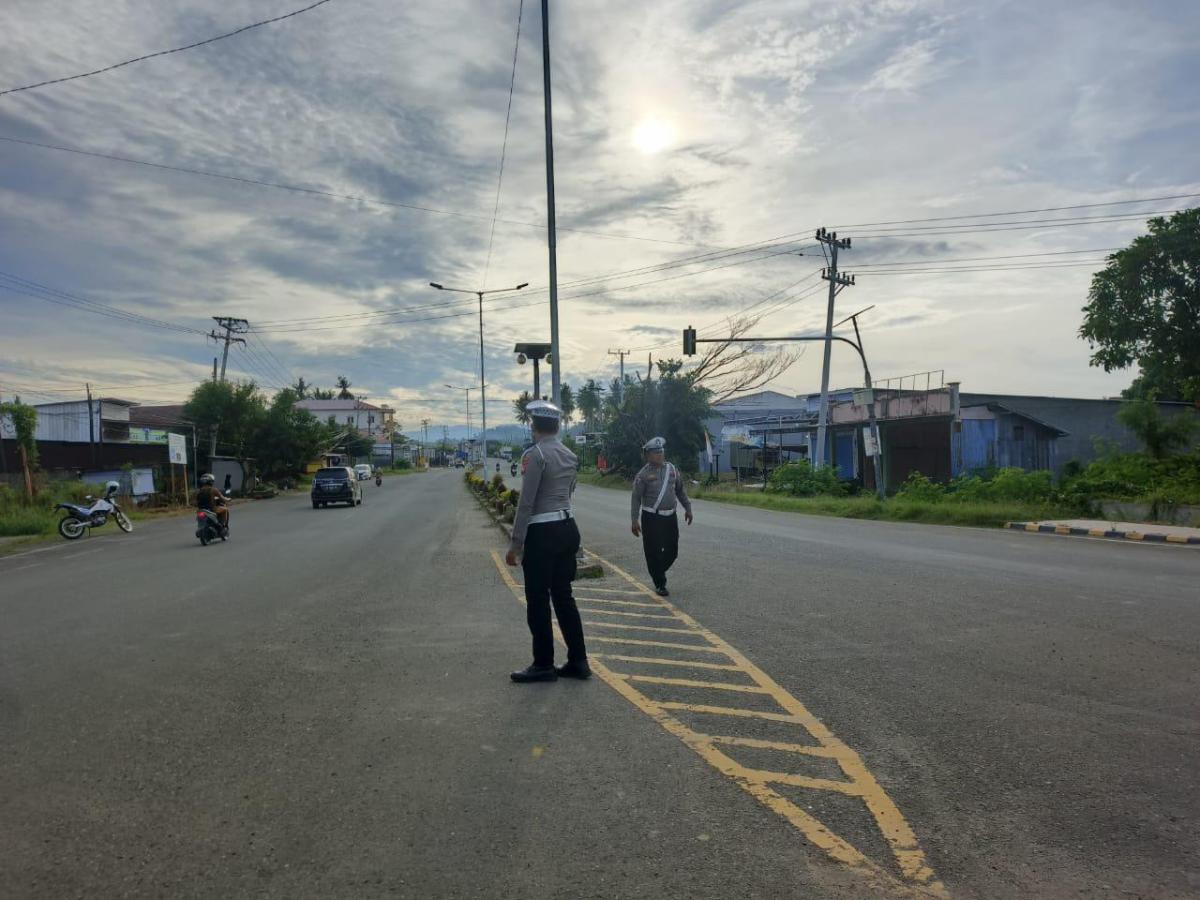 Commander Wish, Salah Satu Rutinitas Satlantas Polres Pasangkayu Setiap Hari Commander Wish, Salah Satu Rutinitas Satlantas Polres Pasangkayu Setiap Hari