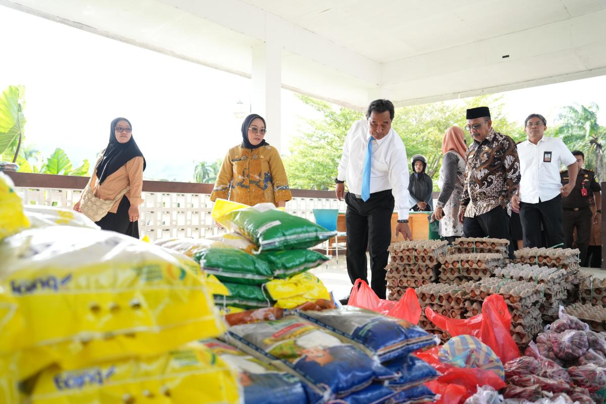 Gerakan Pangan Murah , Pj Bahtiar:Inflasi Kita Terkendali Gerakan Pangan Murah , Pj Bahtiar:Inflasi Kita Terkendali