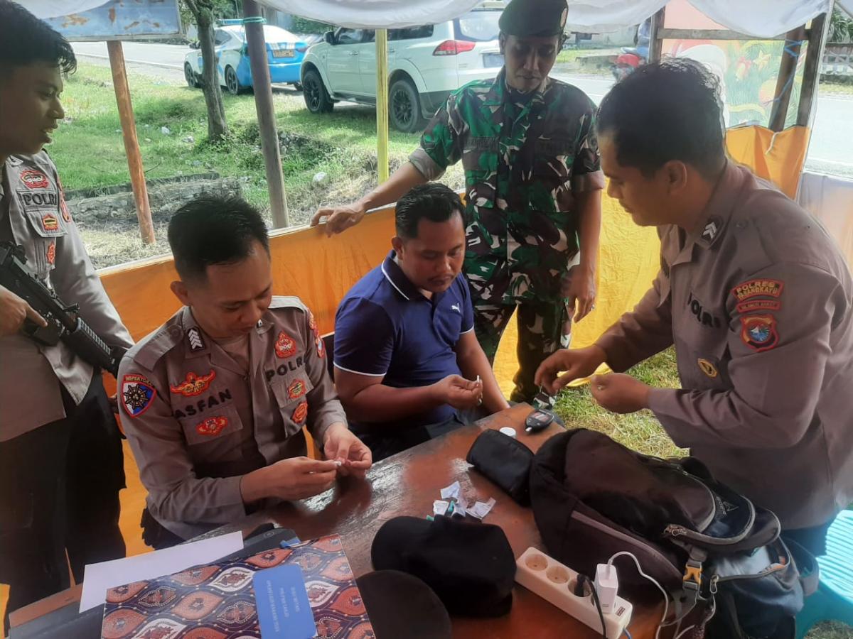 Wakapolres Pasangkayu Gelar Pengecekan Pos Pengamanan Nataru di Perbatasan Sarjo