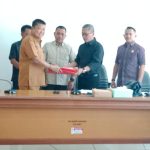 Timsel Komisi Informasi Serahkan Hasil Seleksi ke Komisi 1 DPRD Sulbar