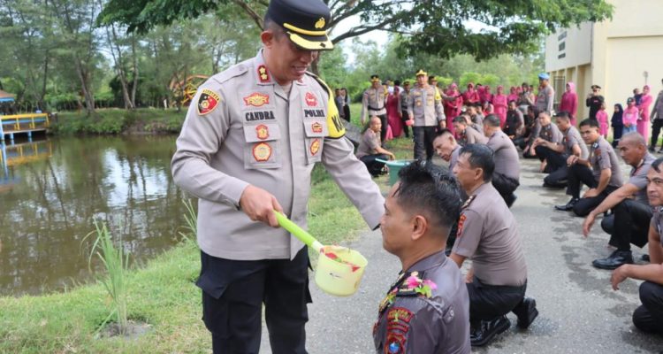 Kapolres Pasangkayu Pimpin Upacara Kenaikan Pangkat Personel Periode 1 Januari 2025