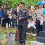 Wakapolresta Mamuju Pimpin Upacara Persemayaman dan Prosesi Pemakaman Jenazah Almarhum Kompol (Purn.) H. Usman Pera