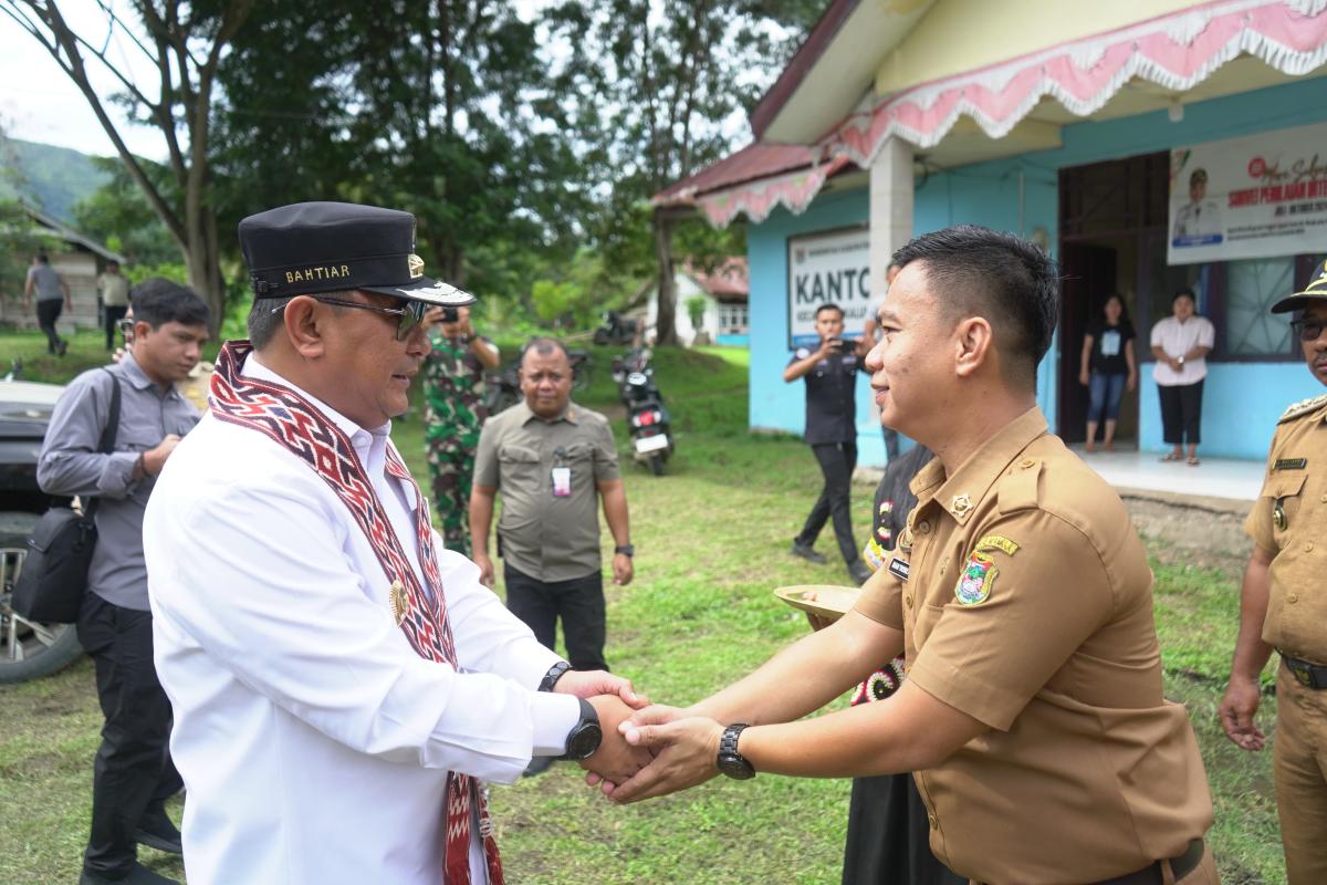 Temui Masyarakat Kalumpang, Pj Bahtiar Ajak Perbanyak Menanam dan Manfaatkan Kearifan Pangan Lokal