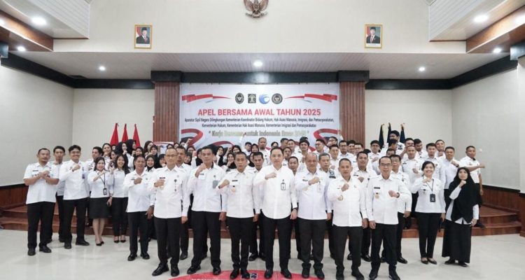 Jajaran Kemenkum Sulbar Hadiri Apel Bersama Awal Tahun 2025