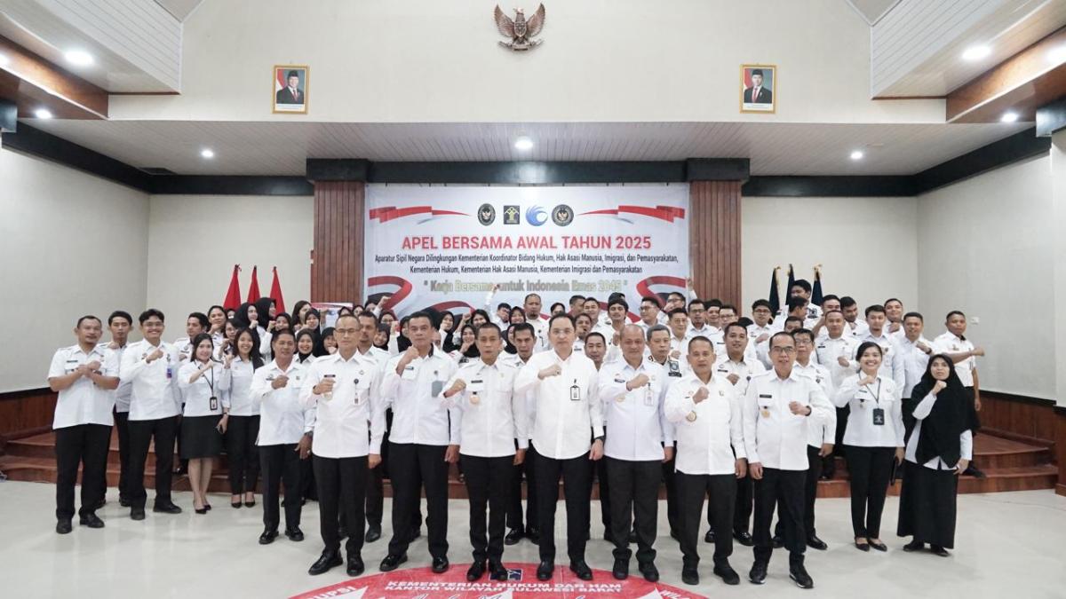 Jajaran Kemenkum Sulbar Hadiri Apel Bersama Awal Tahun 2025