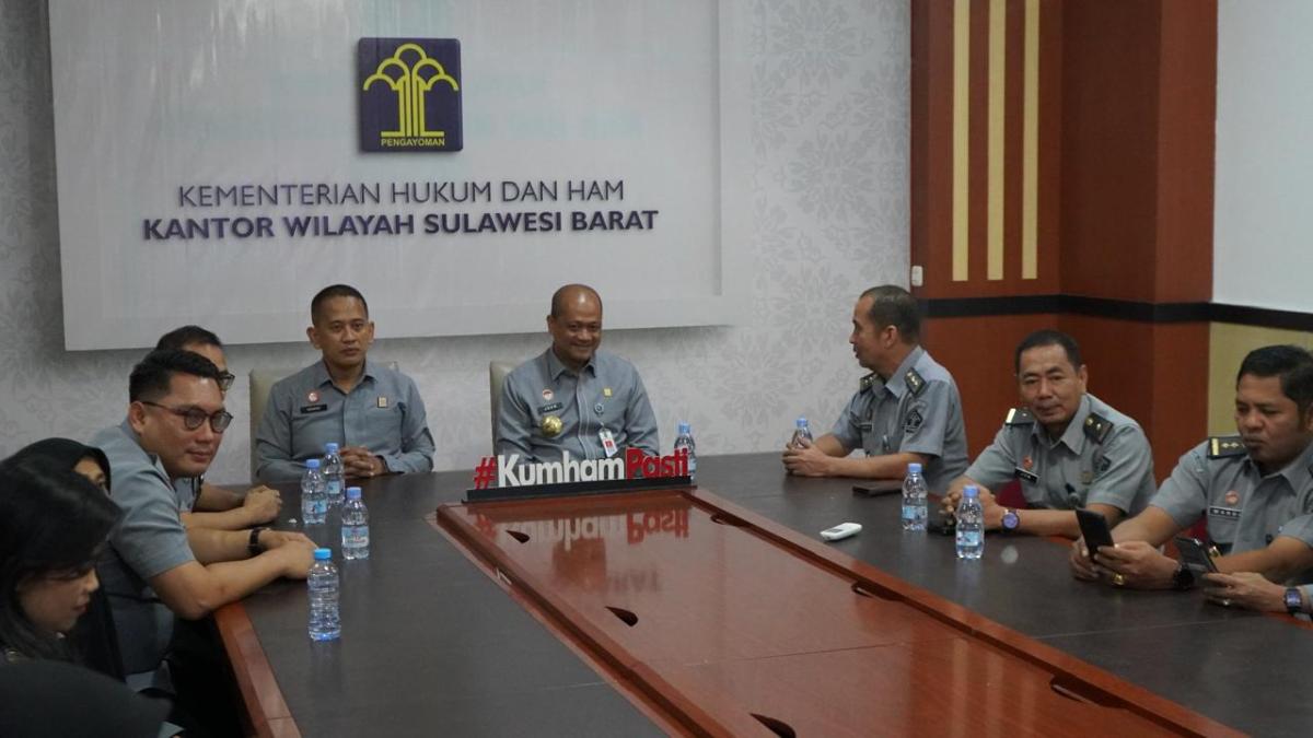 Kemenkum Sulbar Hadiri Pencanangan Pembangunan ZI dan Peluncuran Transformasi Digital,